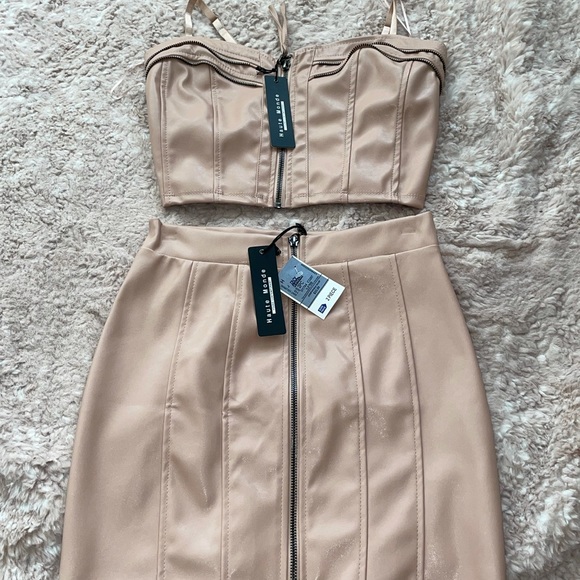 Brand new. Two piece skirt and crop top.zipper down the middle. Pink pleather. - Picture 3 of 4